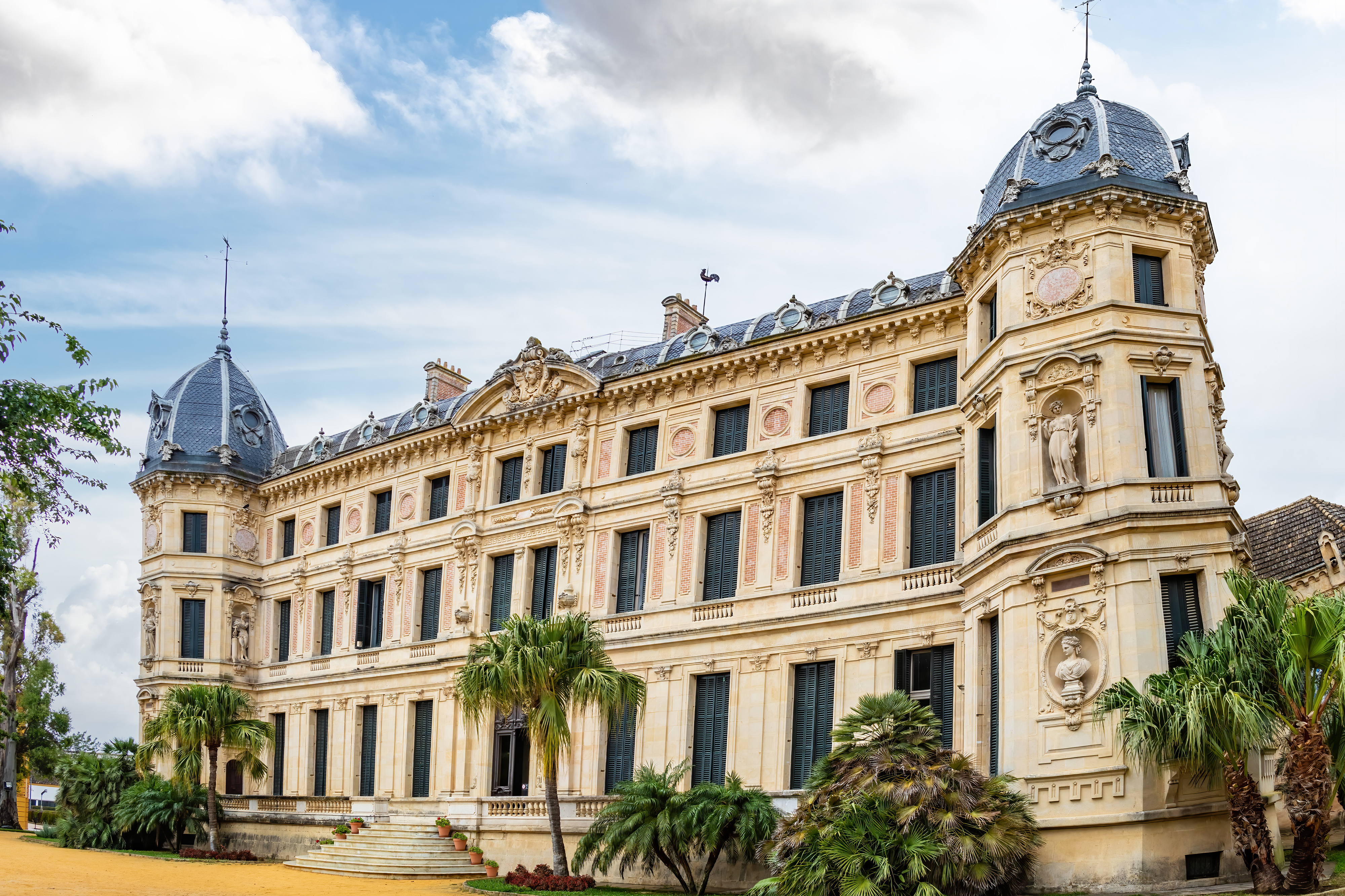 University in Spain where foreigners can study with a student visa