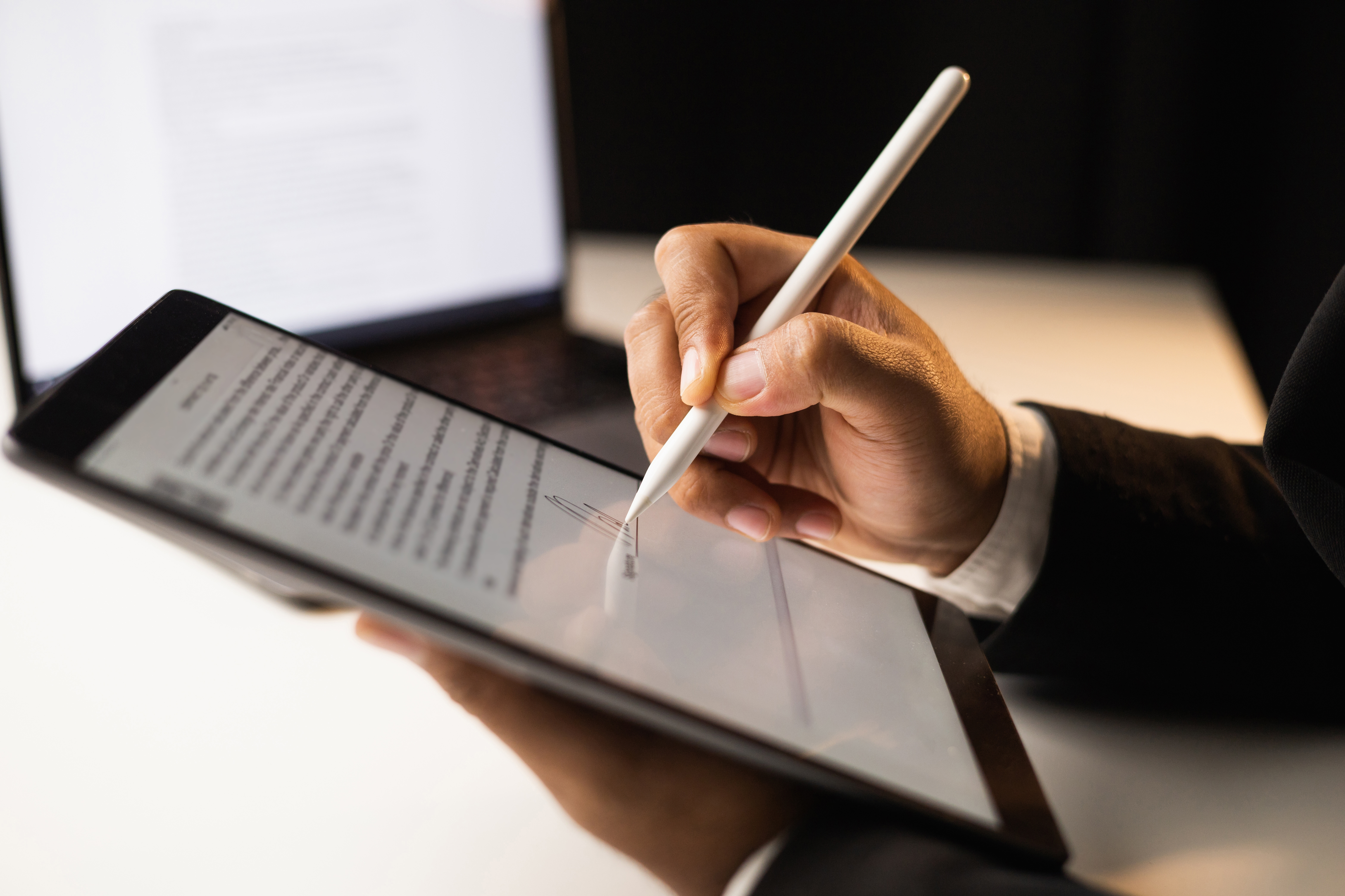 Signing a contract to buy a house in Turkey