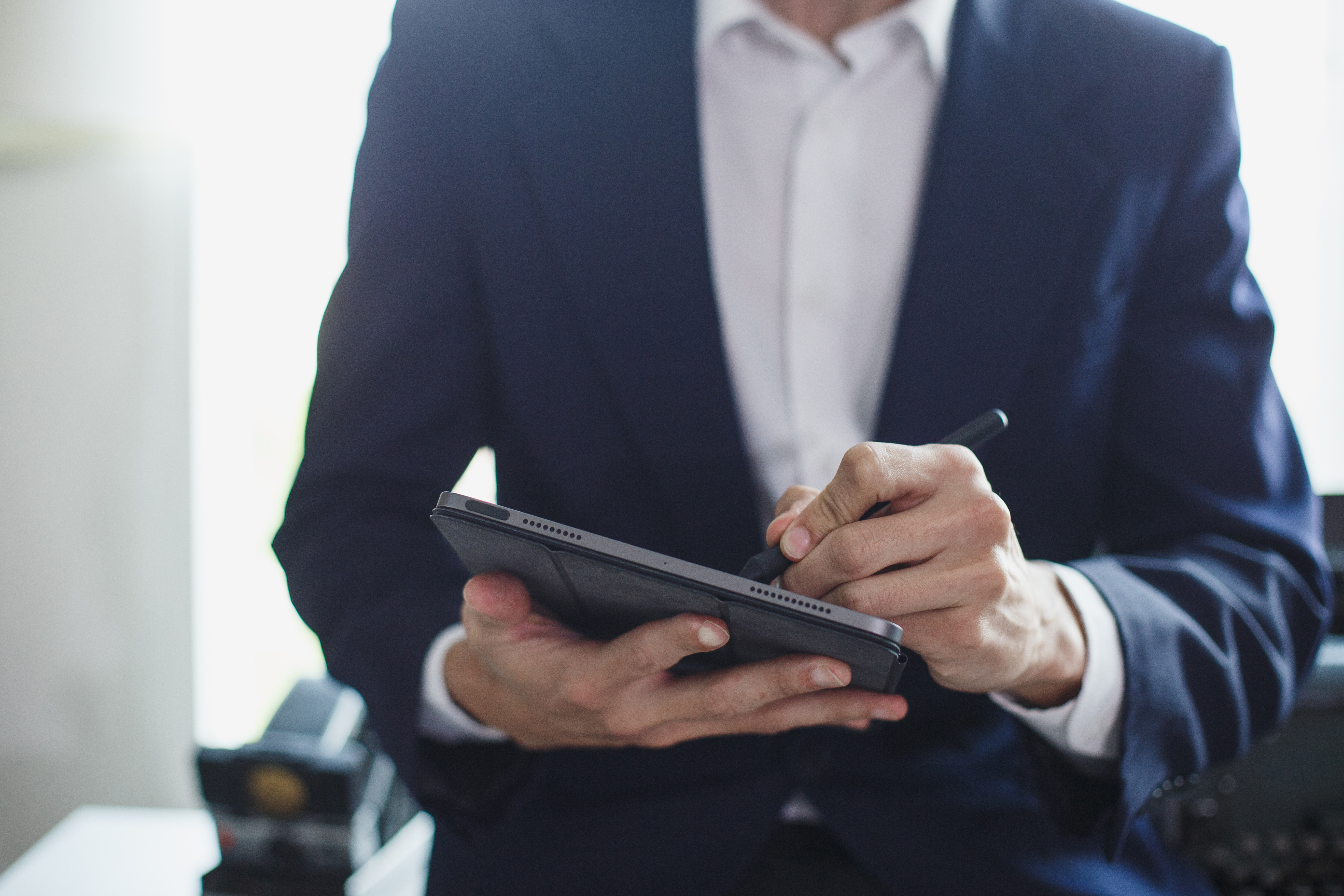 Choosing the form of business activity in UAE business immigration